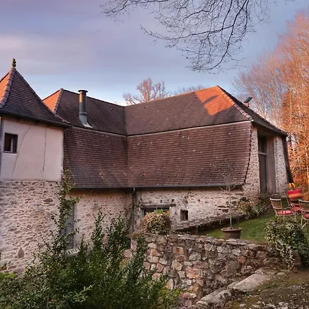 Hébergement de vacances Le Colombié Superbe Maison En Pierre Rénovée Gagnac-sur-Cere
