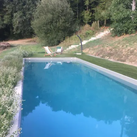 Casa de Férias Le Colombie Superbe Maison En Pierre Renovee Gagnac-sur-Cere